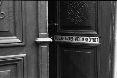 Dörrarna till Haus Wahnfried öppnas en sista gång inför stundande omgestaltning.